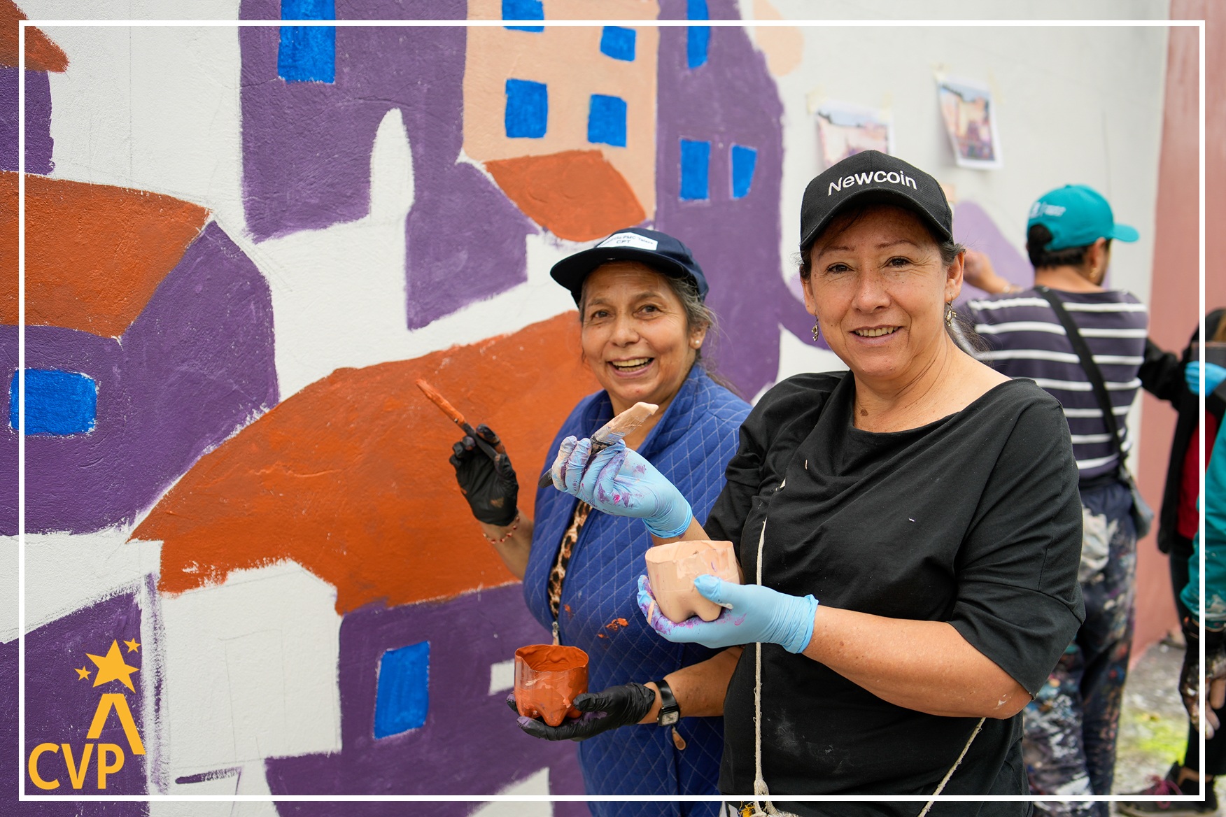 Entrega Mural en Barrio Bilbao en Suba mujeres residentes en el sector