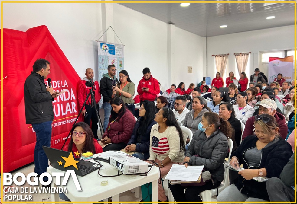 El diálogo contó con la participación de Juan Carlos Fernández, director de la CVP, quien presentó los alcances del programa y compartió su satisfacción por los logros que ya se están materializando en distintos puntos de la ciudad. Durante su intervención, Fernández destacó el compromiso de la administración distrital liderada por el alcalde Carlos Fernando Galán, para llevar este tipo de soluciones a los sectores que más lo necesitan. 
