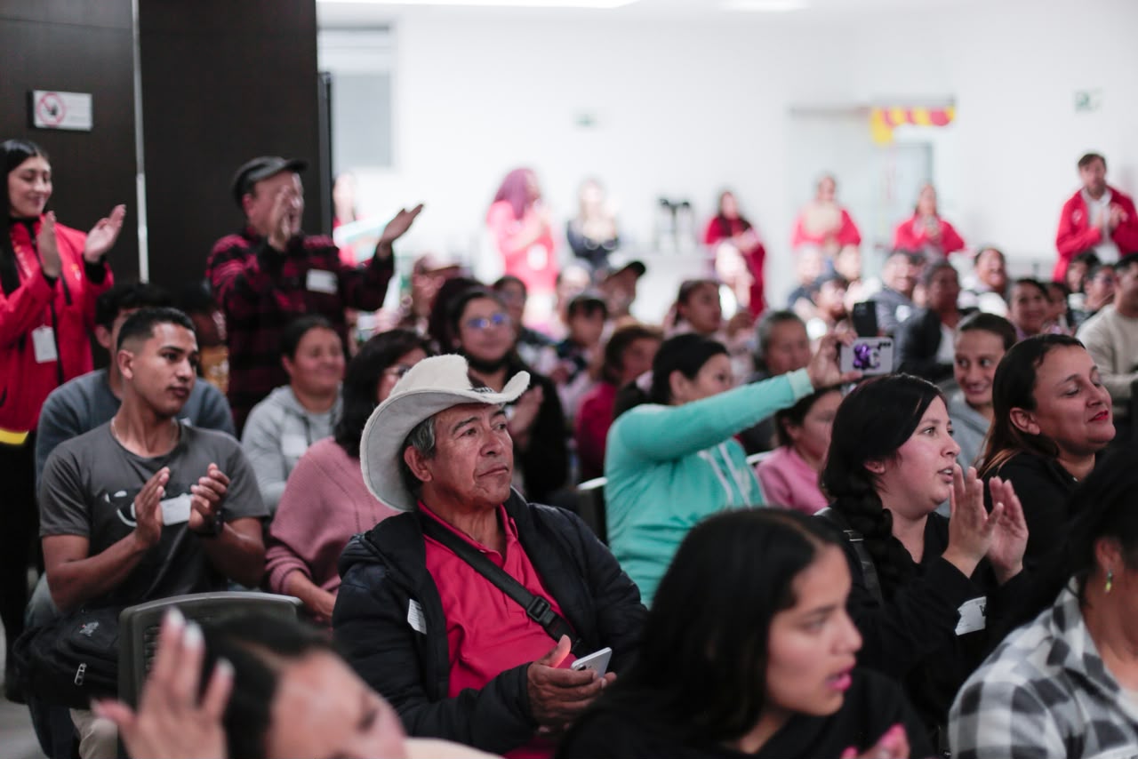 En la Caja de la Vivienda Popular se realizó el sorteo de 42 apartamentos de Arboleda Santa Teresita, en la localidad de San Cristóbal, como parte del proceso de entrega de las viviendas que hacen parte de este proyecto.