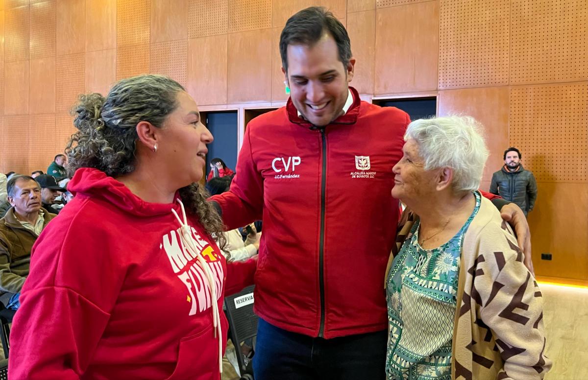 Bogotá entrega más de 170 títulos de propiedad garantizando vivienda digna a cientos de familias 2025 foto 2