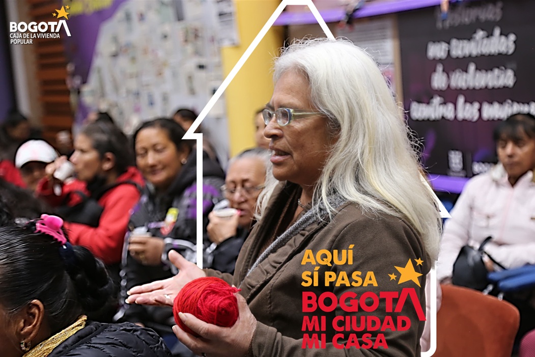 “En este encuentro con enfoque de género, más de 70 mujeres reflexionaron sobre sus derechos patrimoniales, compartieron vivencias y recibieron herramientas legales para enfrentar la violencia económica. Un espacio de palabra, poder y transformación, liderado por la Caja de la Vivienda Popular”. 