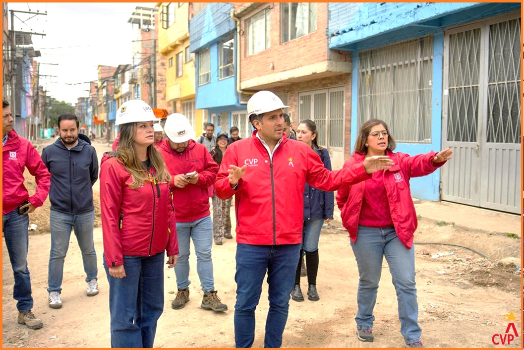La Caja de la Vivienda Popular (CVP) y la Unidad de Mantenimiento Vial (UMV) realizaron un recorrido por el sector de Bilbao, en Suba, para hacer seguimiento a las acciones que se adelantan en la localidad y seguir construyendo soluciones integrales que mejoren la vida de las familias.