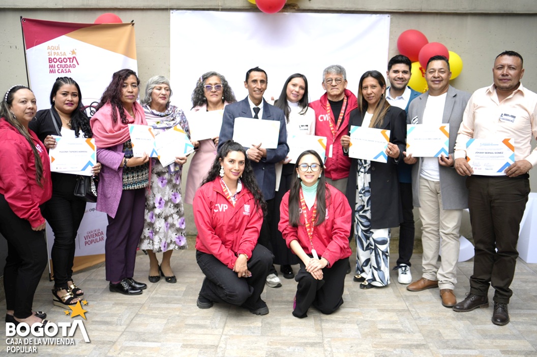 Lideres se gradúan del Diplomado en Propiedad Horizontal