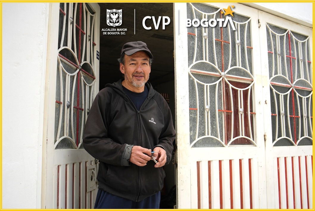 Mario Soler, beneficiario del Plan de Mejoramiento de Vivienda, ha transformado su hogar y su negocio de helados gracias a esta iniciativa. Ahora cuenta con un espacio más seguro y amplio que le permite seguir adelante con su trabajo y disfrutar de un entorno más confortable.