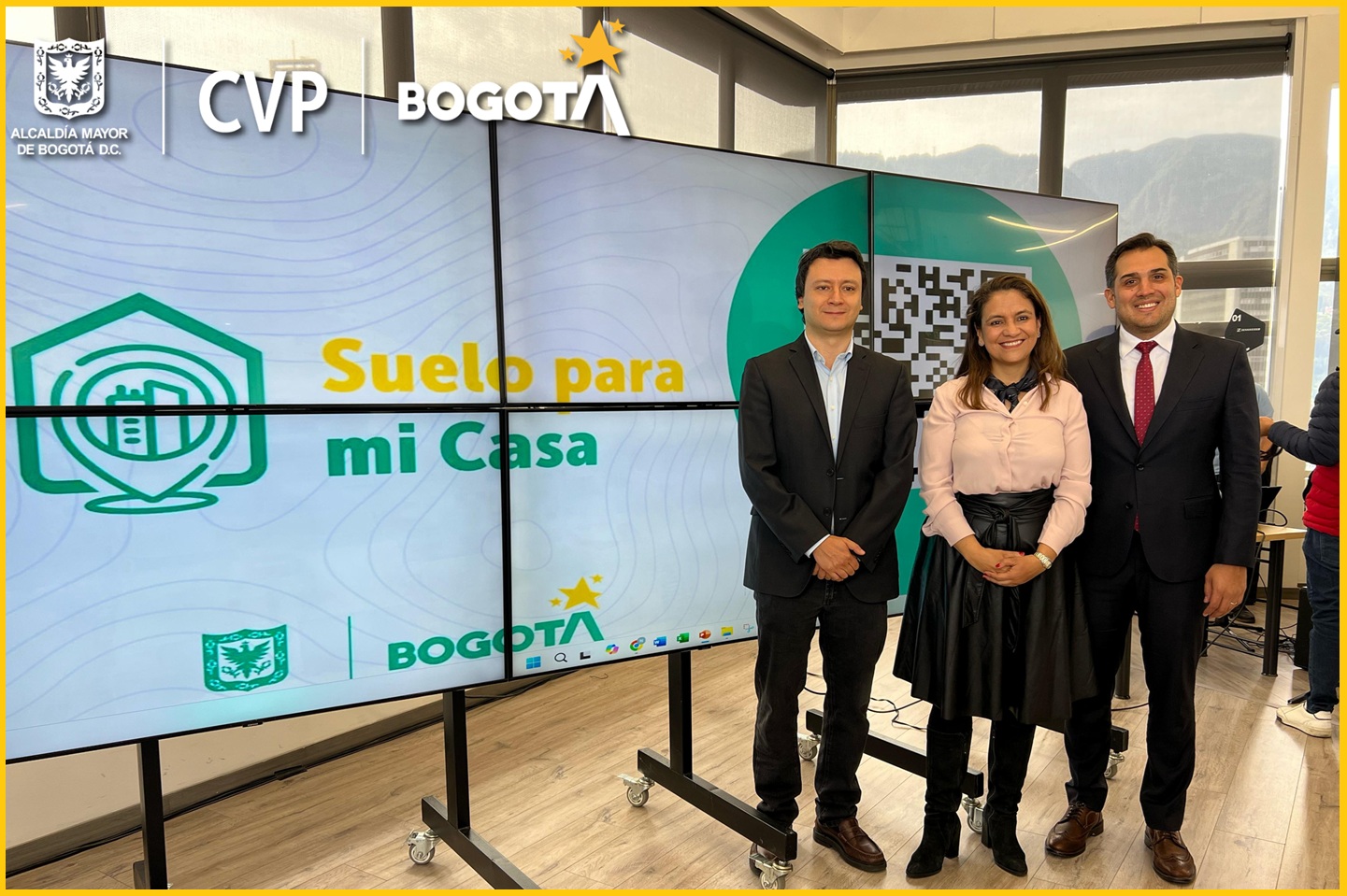 La secretaria Distrital del Hábitat, Vanessa Velasco Bernal, anunció la primera convocatoria de predios del programa Suelo para mi Casa, que estará disponible hasta el 2 de junio del año en curso. El anuncio se realizó en el marco de un evento en el que participaron la Secretaría Distrital del Hábitat, RenoBo y la Caja de Vivienda Popular.