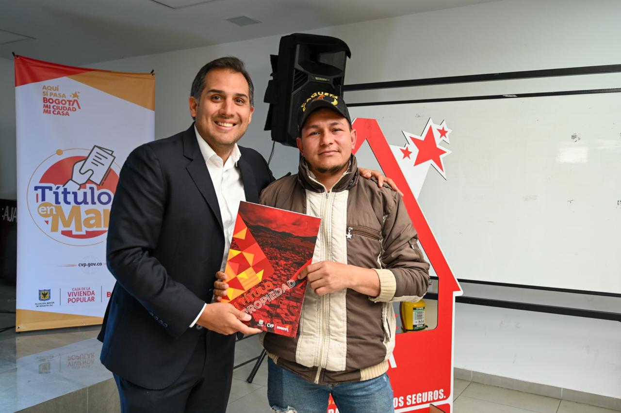Titulo en Mano Jornada de entrega de titulos en la sede de la CVP 19082026